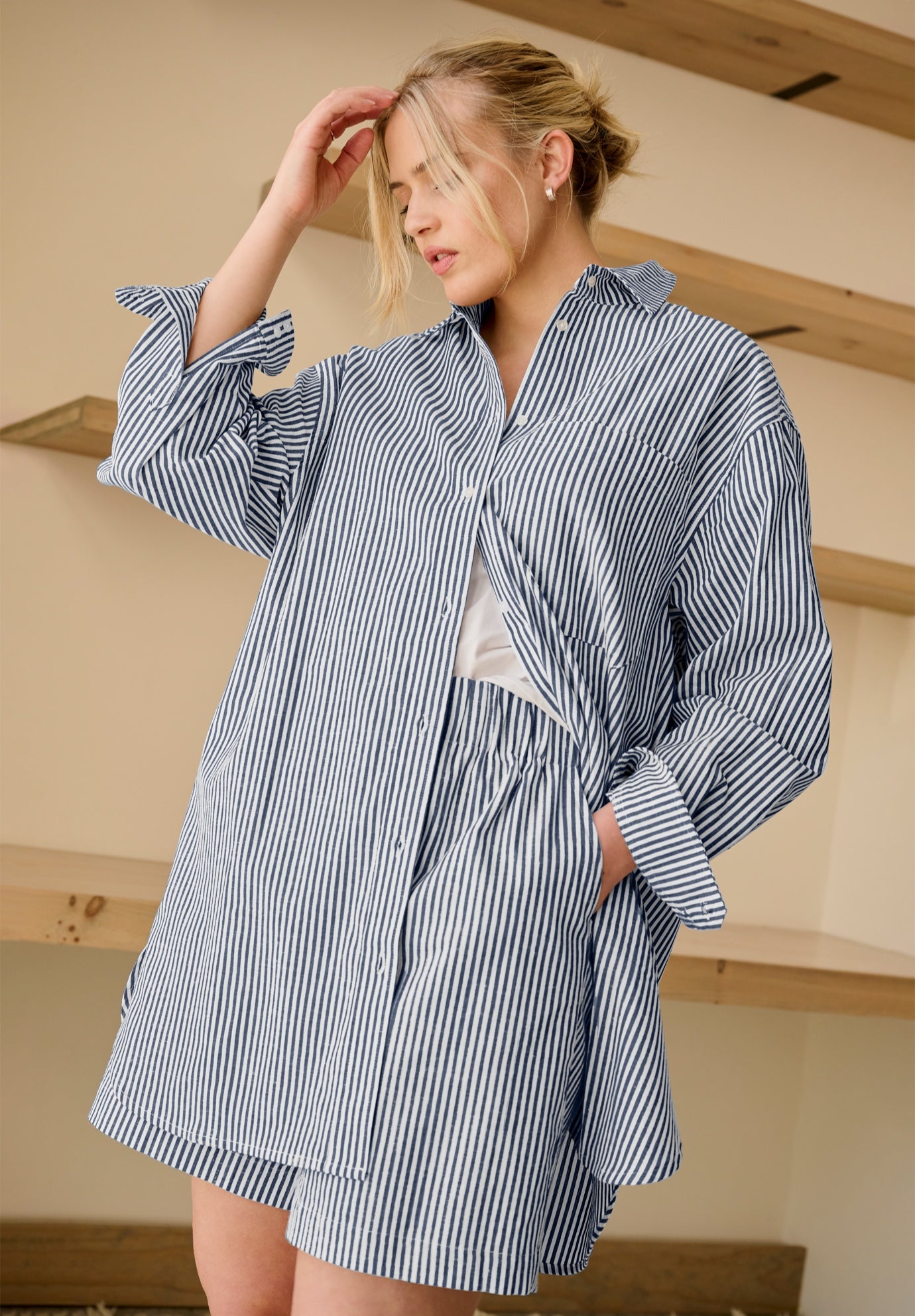 Oversized Linen-Blend Boyfriend Shirt image number 2