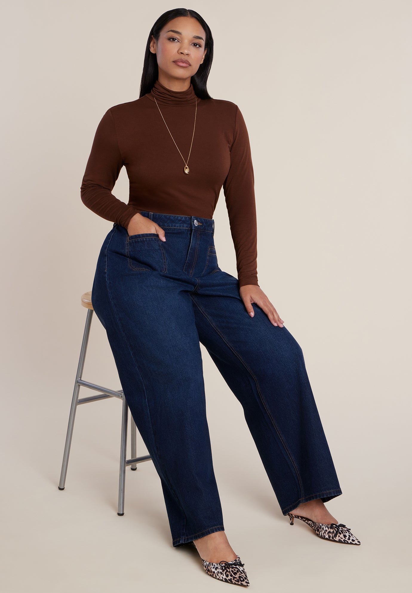 Adjustable Welt Pocket Wide-Leg Jean image number 4