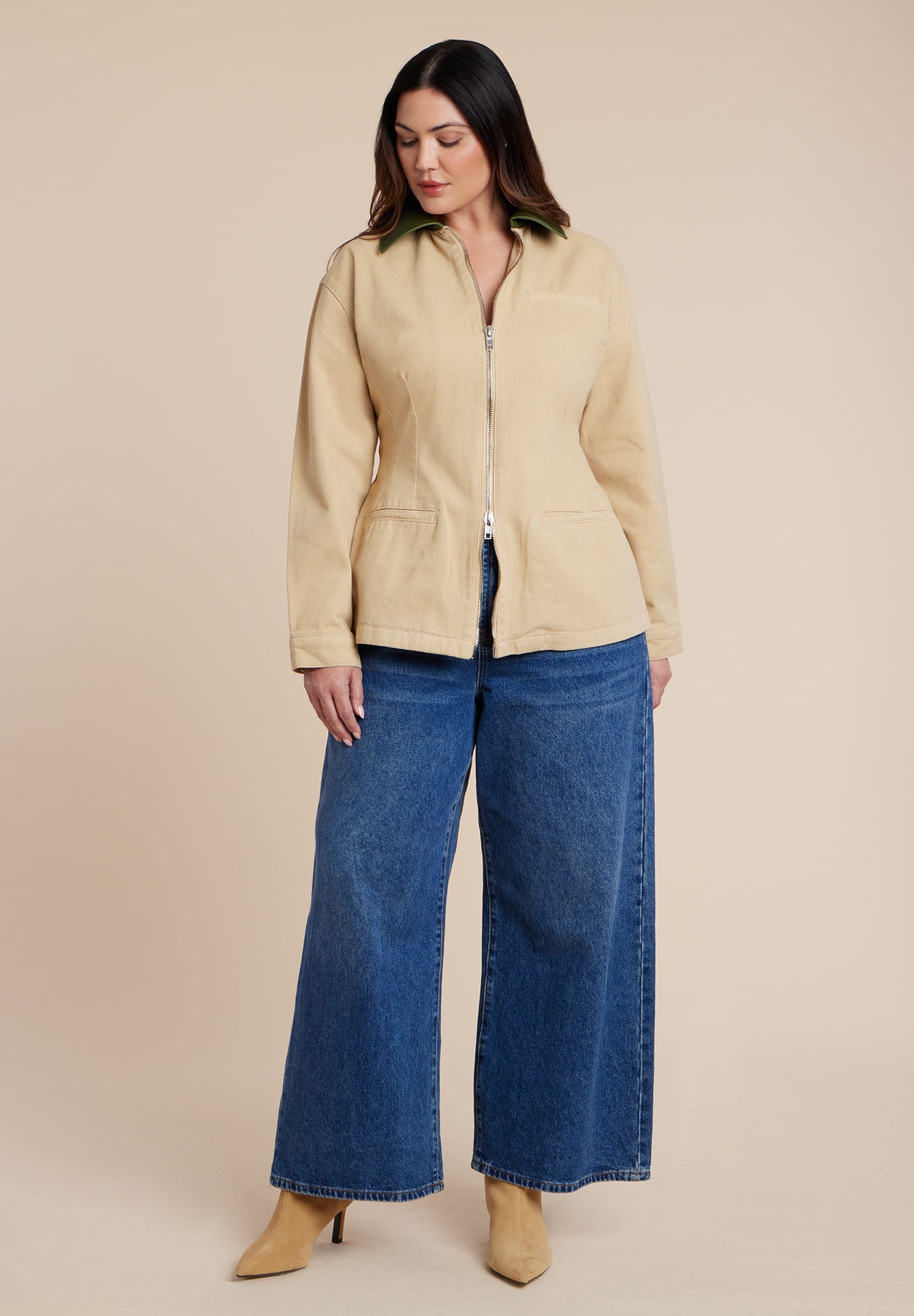 Nipped Waist Barn Jacket With Faux Leather Collar image number 3