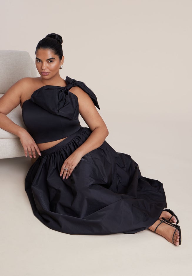 Crop Top With Large Bow image number 1