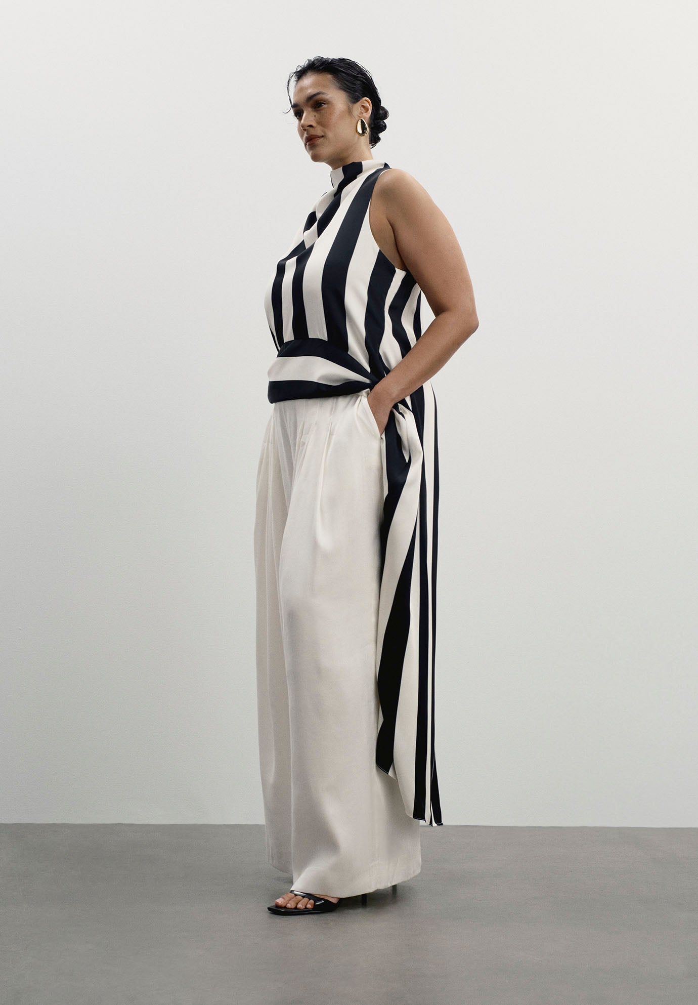 Pleated Wide-Leg Pant image number 1