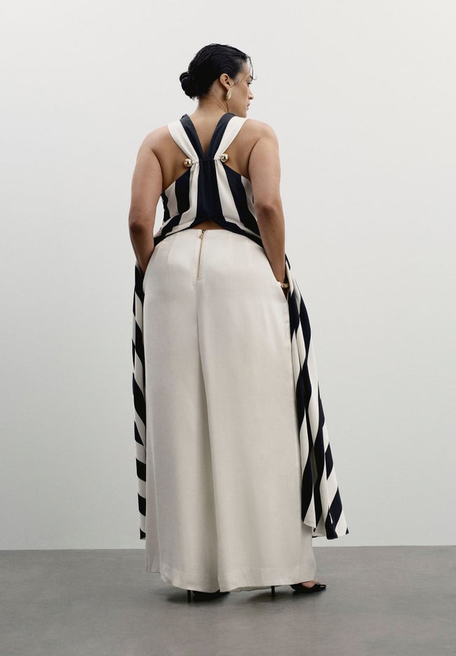 Pleated Wide-Leg Pant image number 4