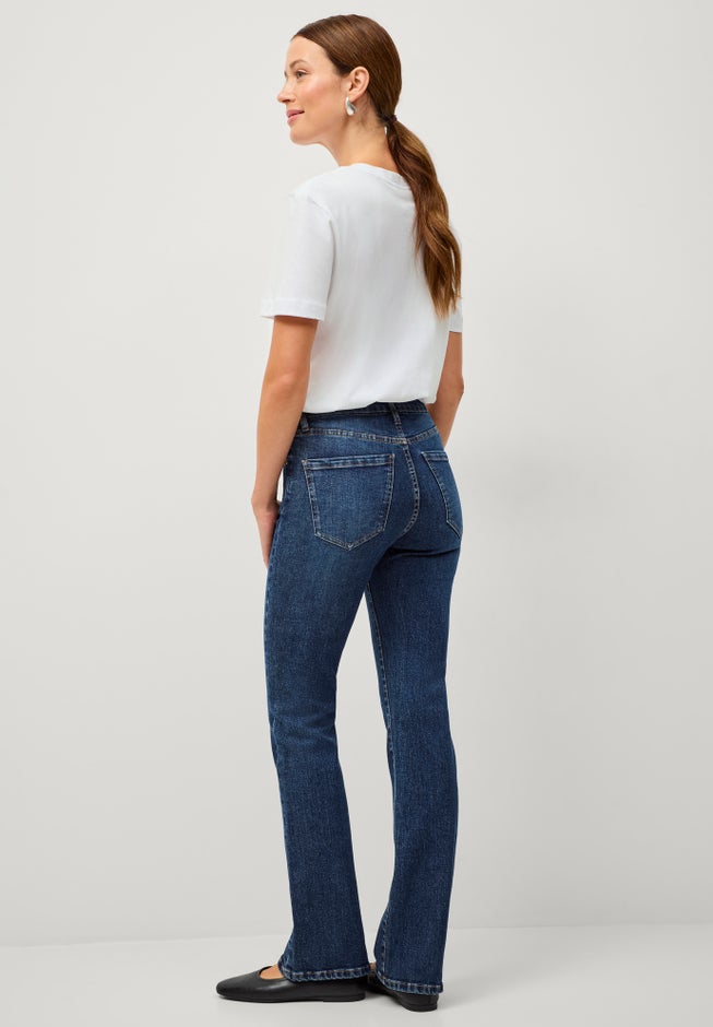 Mid-Rise Comfort Stretch 5-Pocket Bootcut Jeans image number 1