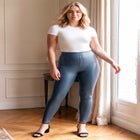 High Shine Legging image number null