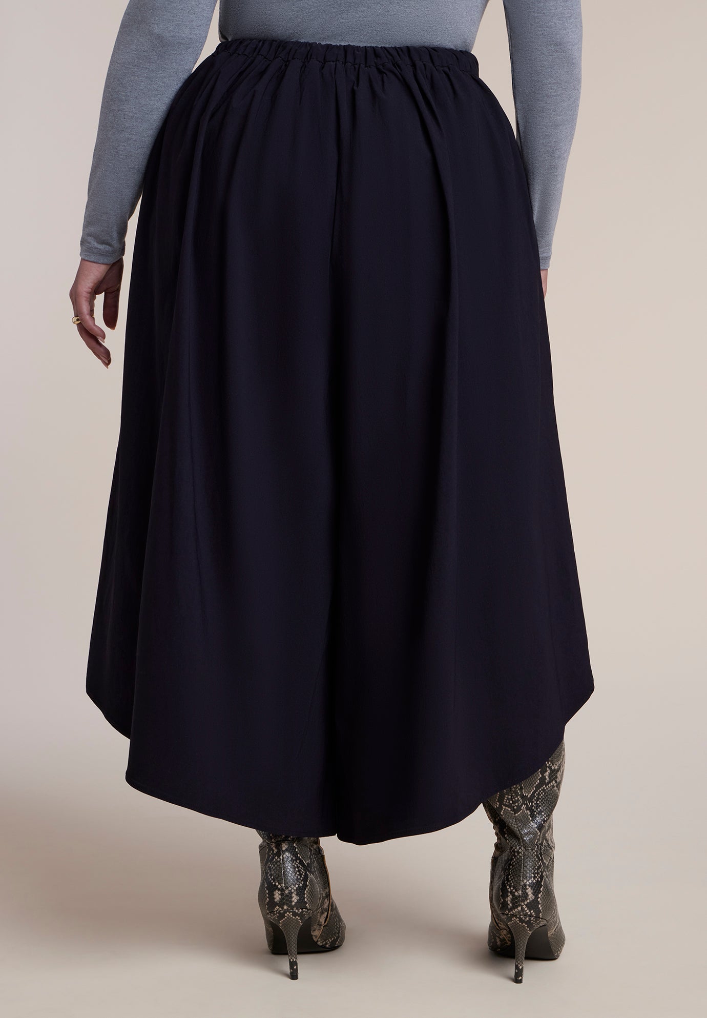 Rounded Wide-Leg Cropped Pant image number 3
