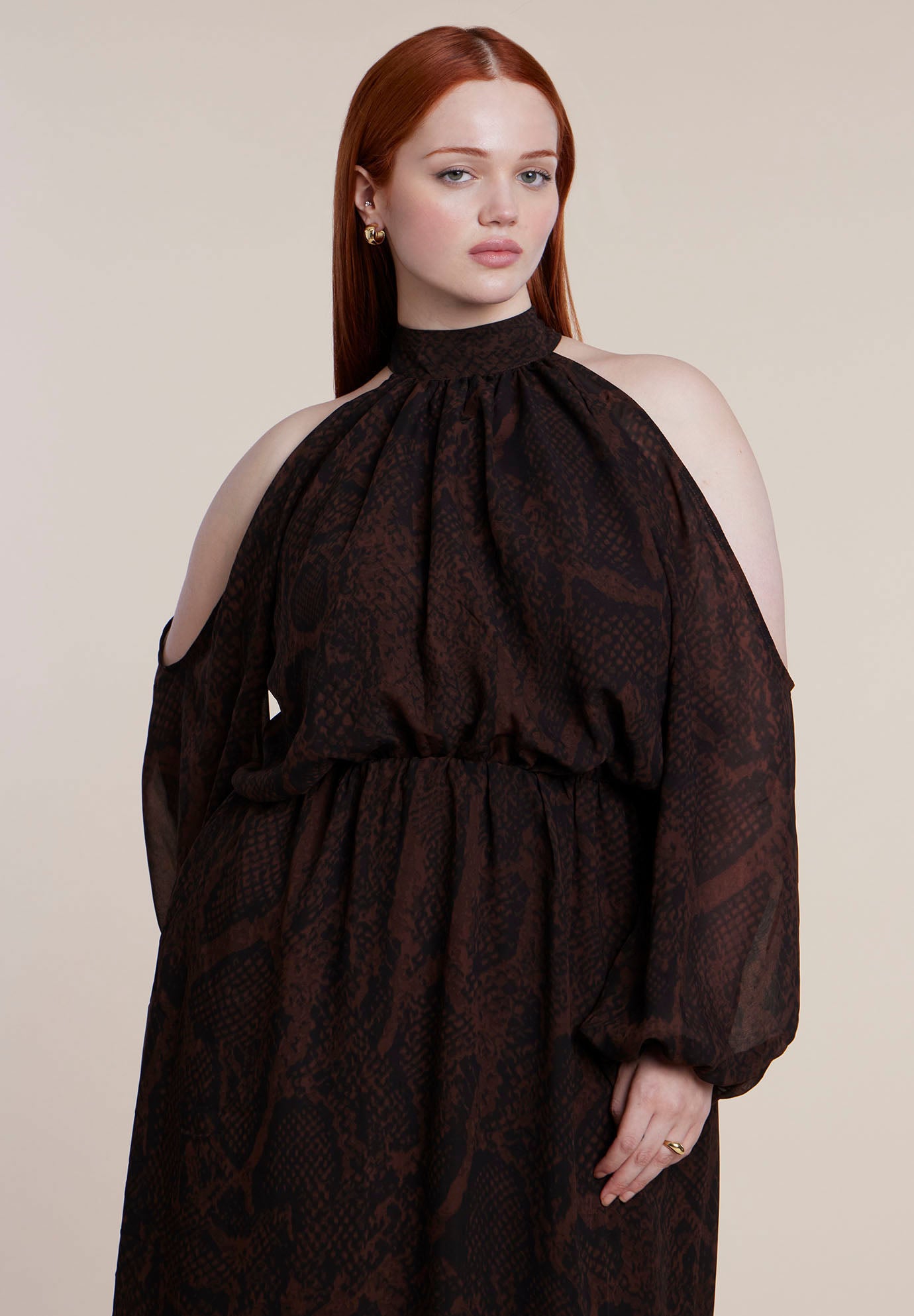 Cold-Shoulder Chiffon Maxi Dress image number 4