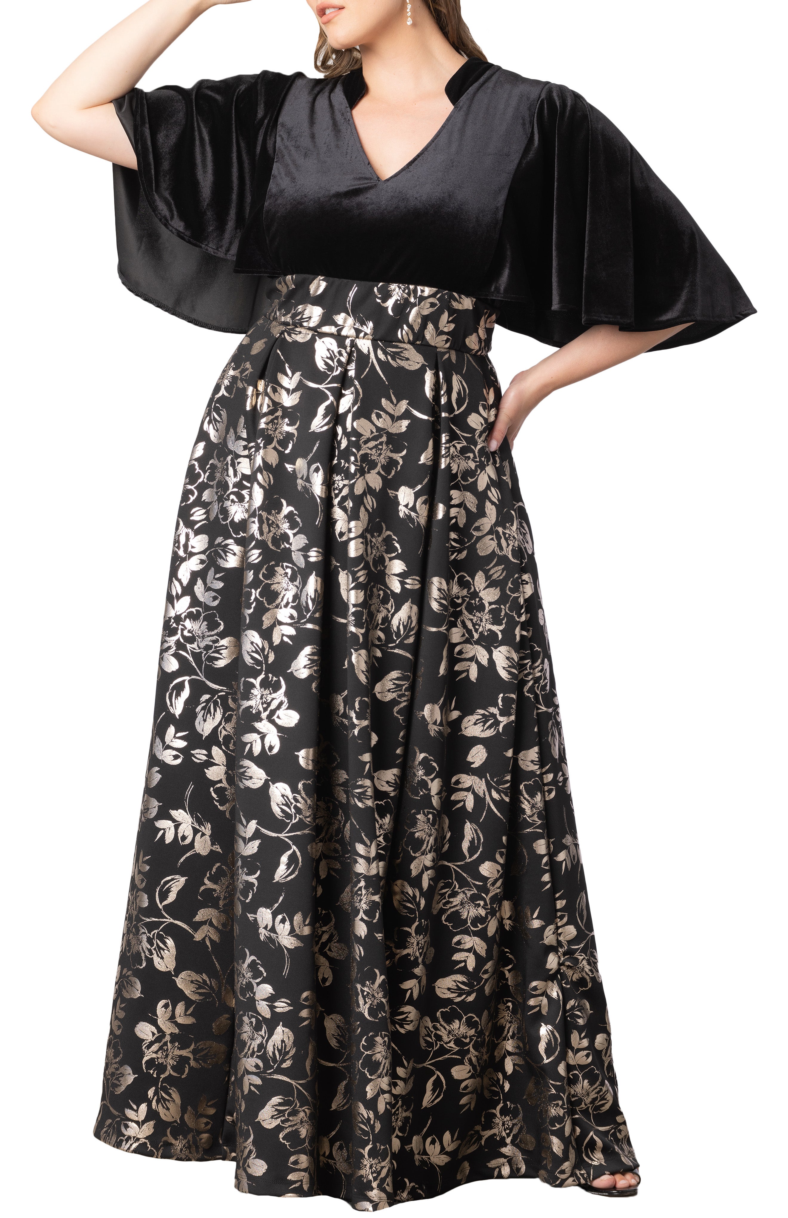 opulent and elegant dress Esperanza Opulent Filigree
